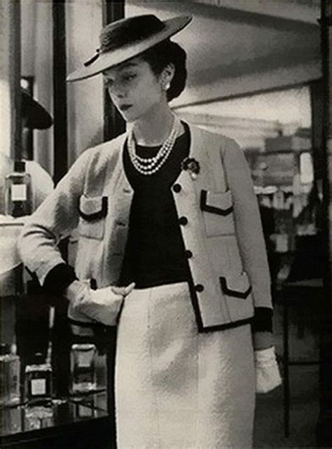 coco chanel premier tailleur|Tailleur Chanel — Wikipédia.